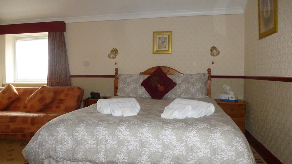 Whitehall Guest House Колуин Бей Екстериор снимка