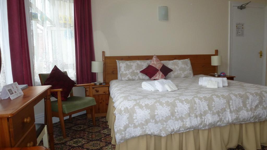Whitehall Guest House Колуин Бей Екстериор снимка