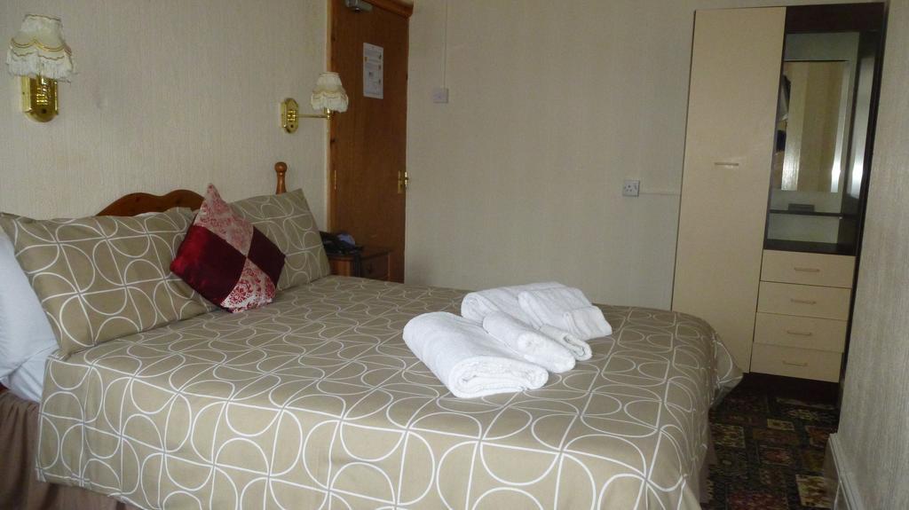Whitehall Guest House Колуин Бей Екстериор снимка