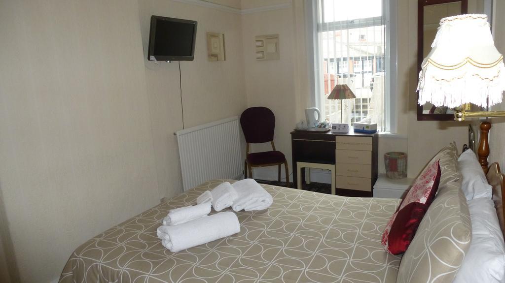 Whitehall Guest House Колуин Бей Екстериор снимка