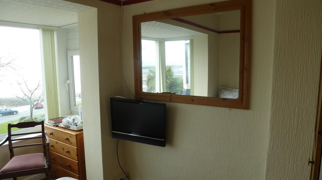 Whitehall Guest House Колуин Бей Екстериор снимка