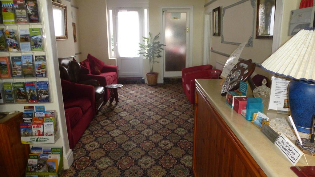 Whitehall Guest House Колуин Бей Екстериор снимка